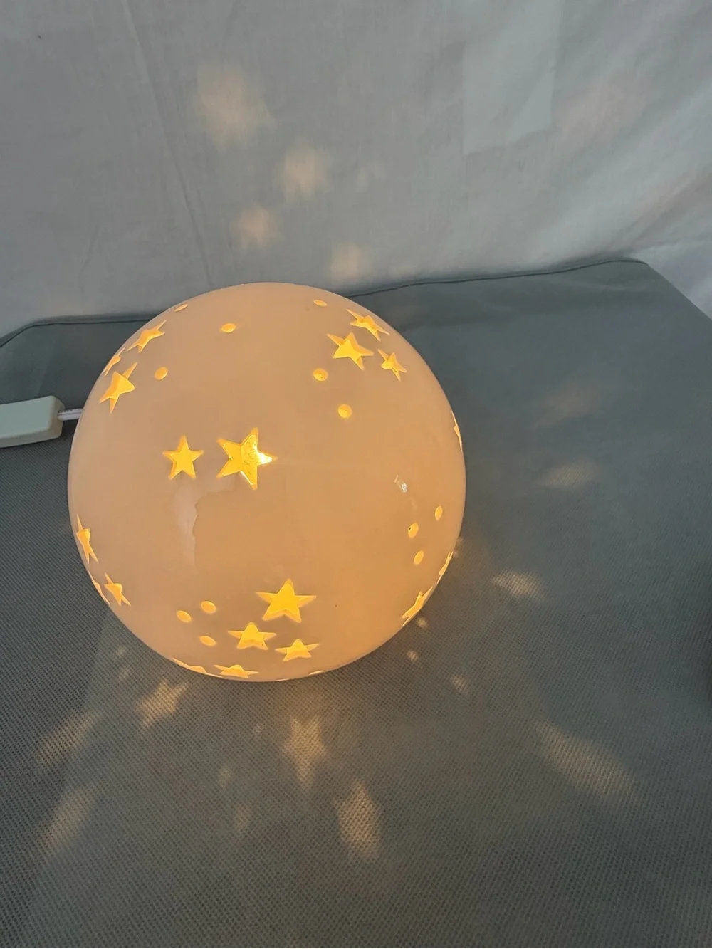 Howin White Ceramic Star Cutout Porcelain Table Lamp Night Light(F234)
